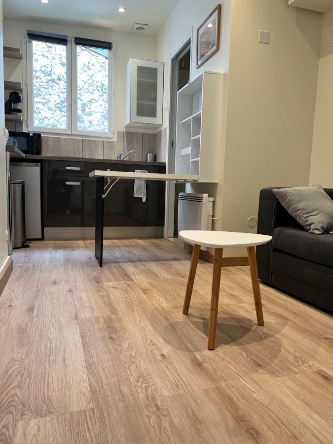 Studio Neuf Entierement Equipe Et Bien Situe. Apartment Париж Екстериор снимка